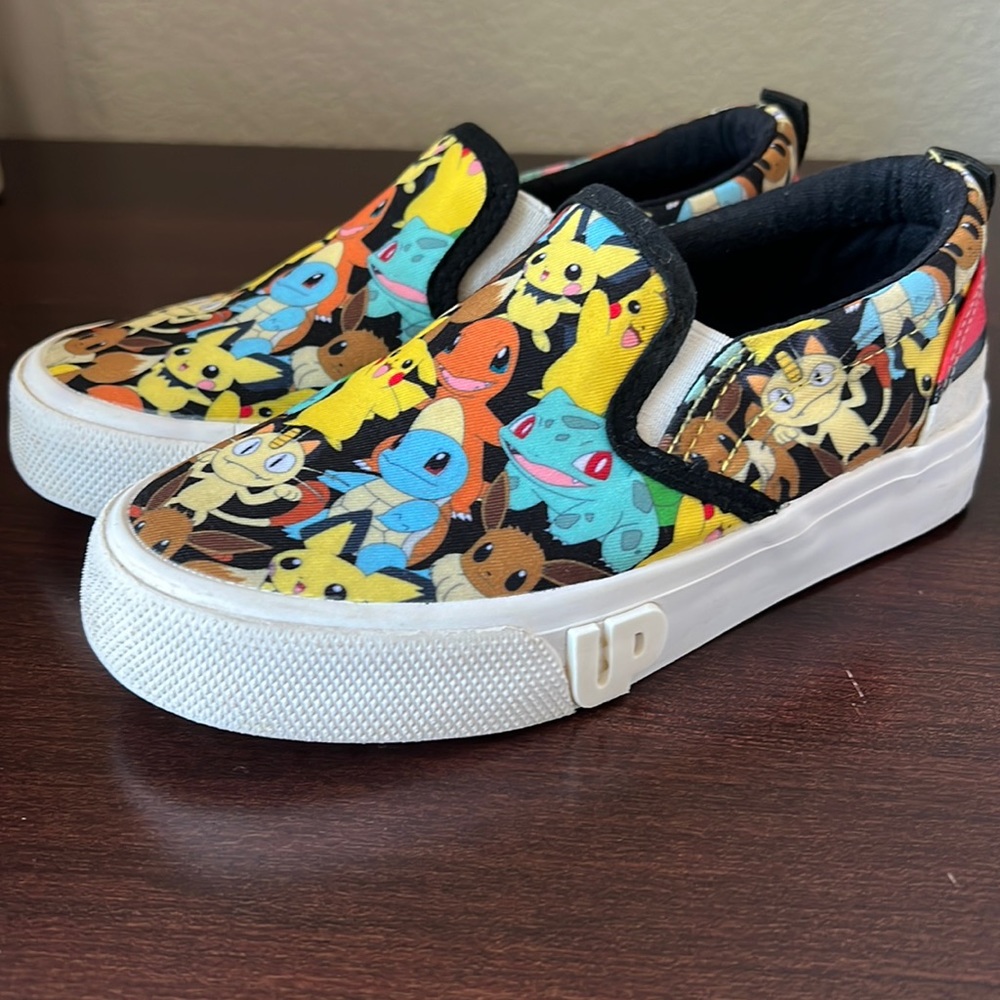 Pokémon slip-on sneaker